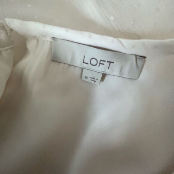 Loft ivory Swiss Dot lined blouse with ruffles and front detailing size M. - Picture 7 of 7